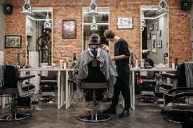 Men's skin fade haircut at Ali's Barber Shop in Pinellas Park, FL